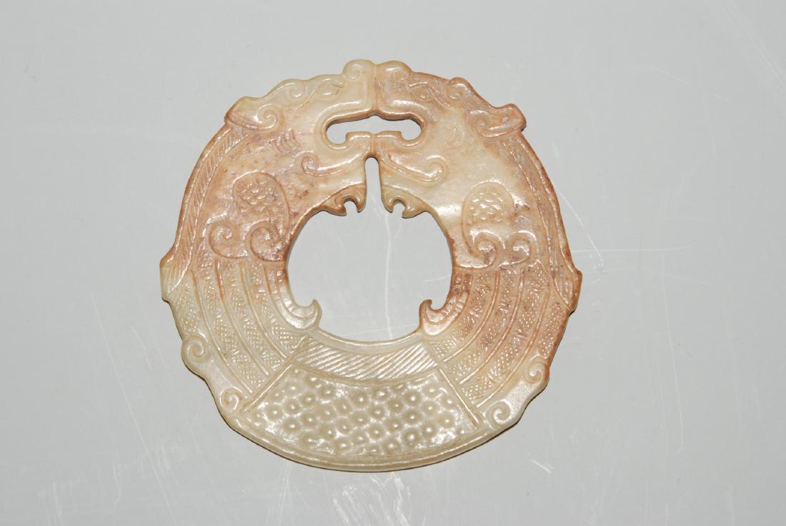 Jadeschnitzerei China, 20.Jh. Hellgraue Jade mit (1 of 1)