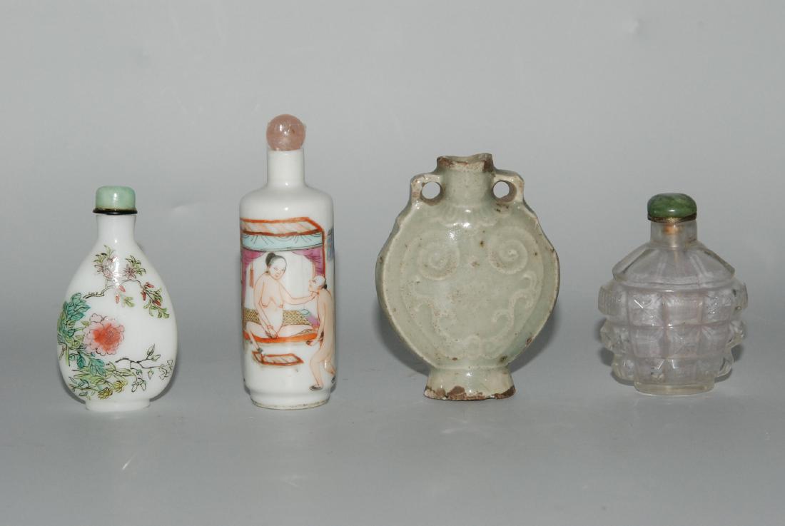 Lot: 4 Snuffbottles China, 20.Jh. Porzellanfläschchen (1 of 1)
