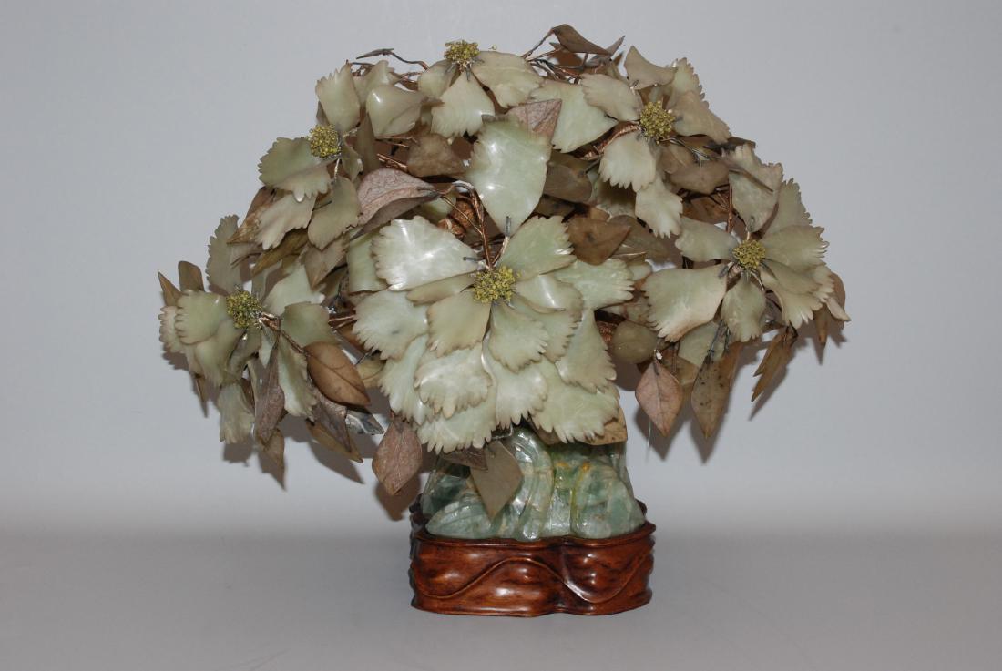 Zierbaum China, 1.Hälfte 20.Jh. Serpentin und Fluorit. (1 of 1)