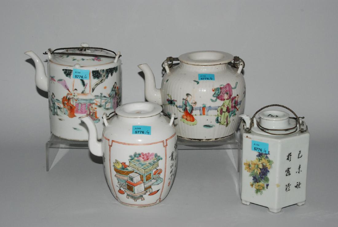Lot: 4 Teekannen China, um 1900. Porzellan. Zwei Kannen (1 of 1)