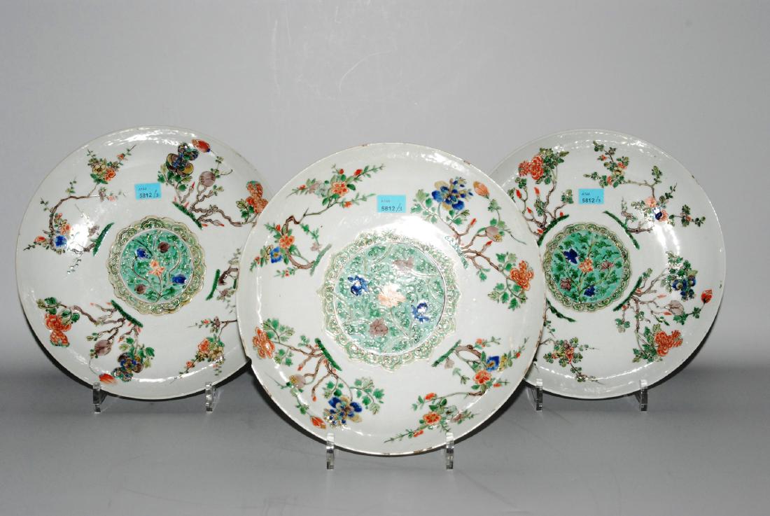 3 Tiefe Platten China, 18.Jh. Porzellan. Famille verte. (1 of 1)