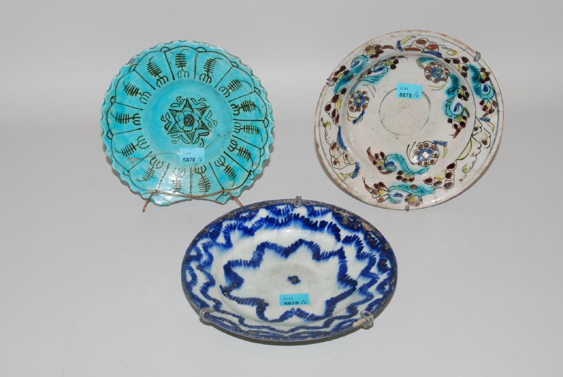Lot: 3 Schalen Persisch, 19.Jh. oder früher. Keramik. (1 of 1)