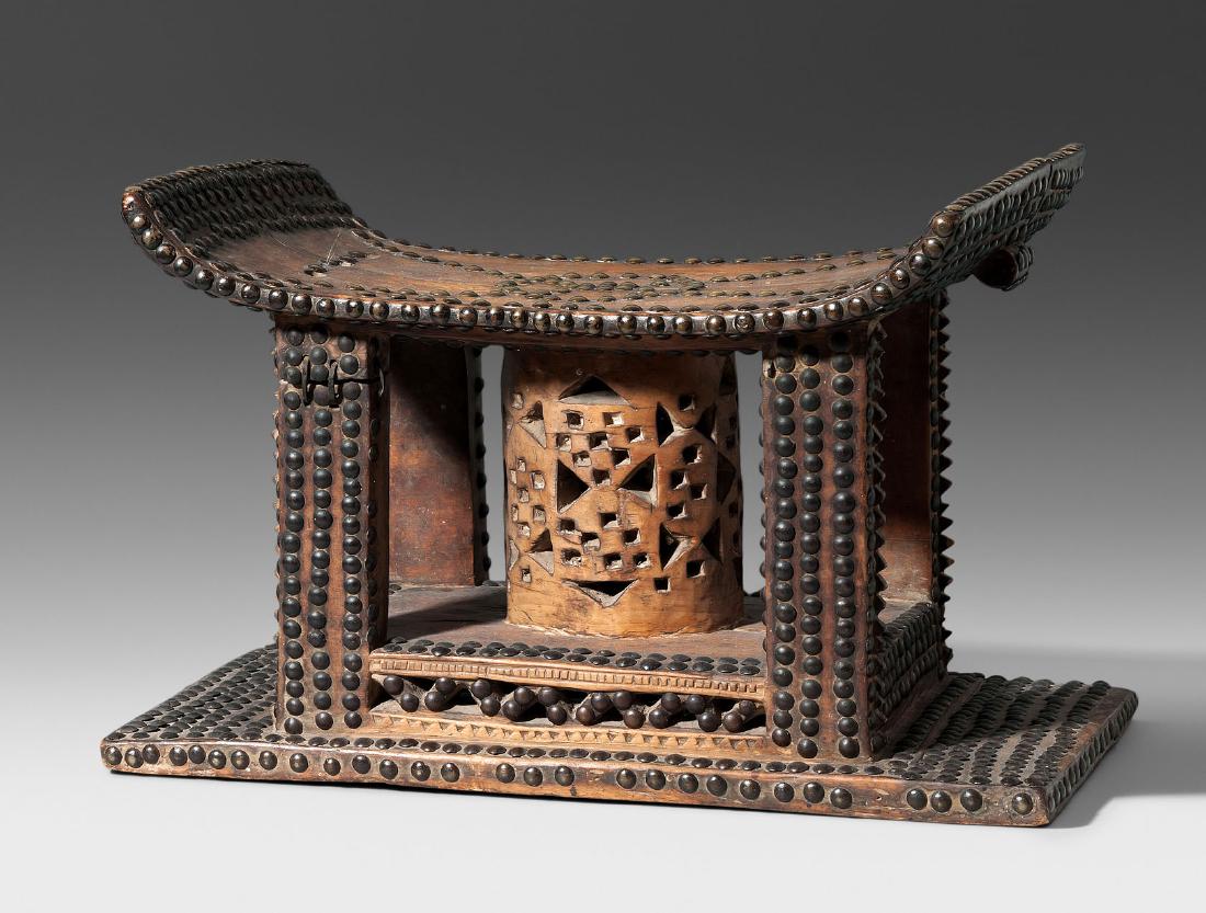 Hocker Asante. Ghana. Holz, aus einem Stück geschnitzt, (1 of 1)