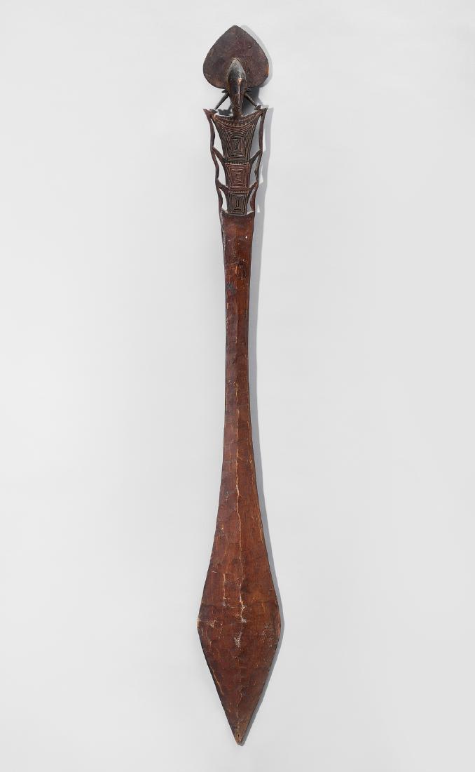 Ritualpaddel Buka, Salomoninseln. Holz. Das obere Ende (1 of 1)