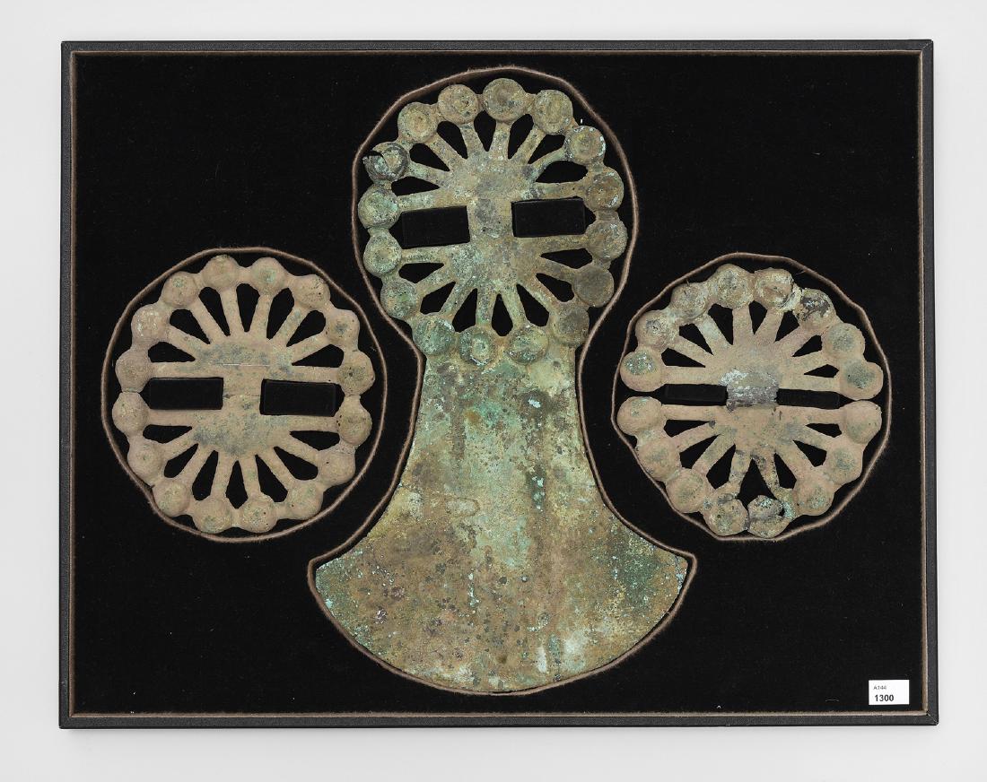 Kultmesser und 2 Rondellen Vicus(?). Peru, um 1000 A.D. (1 of 1)