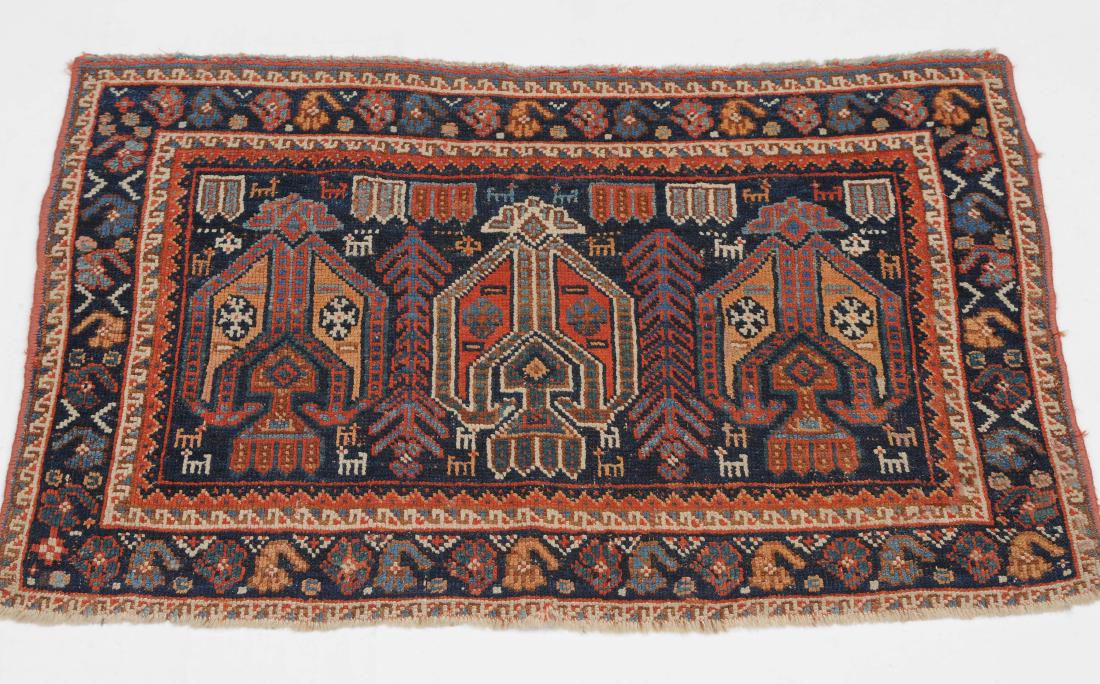 Afshar S-Iran, um 1900. Im nachtblauen Feld thronen 3 (1 of 8)