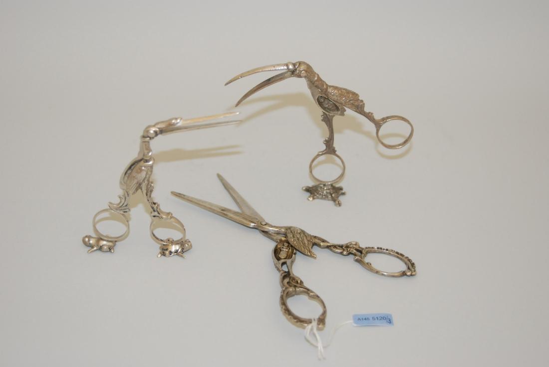 Lot: 3 Nabelschnurscheren Hanau, um 1900 (1x gemarkt). (1 of 1)