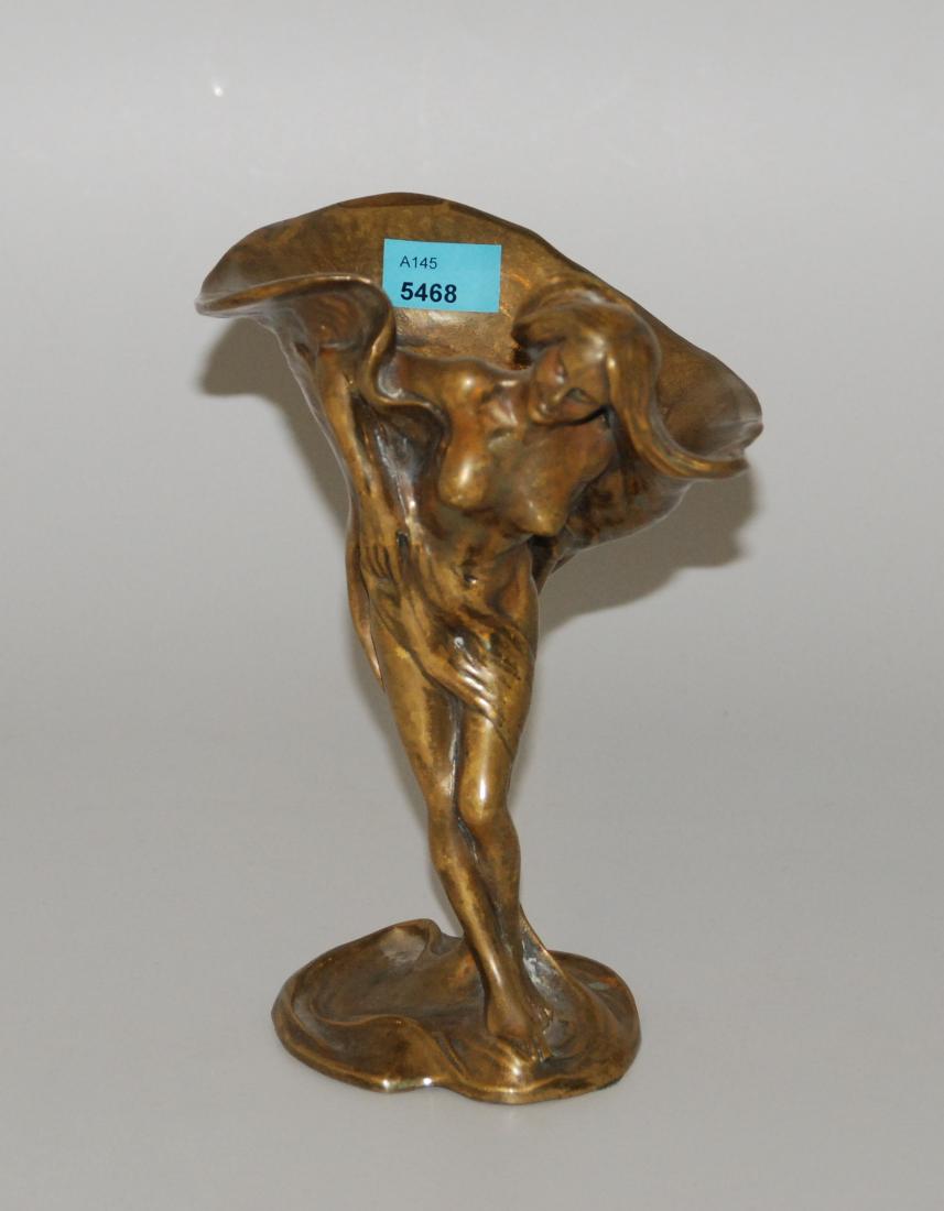Kleine Vase Jugendstil. Messing. Frauenakt mit wehendem (1 of 1)