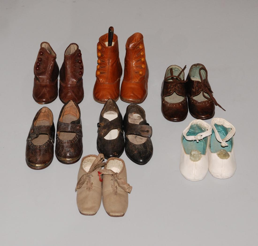 Lot: Puppen- und Kinderschuhe Leder. Diverse (1 of 1)