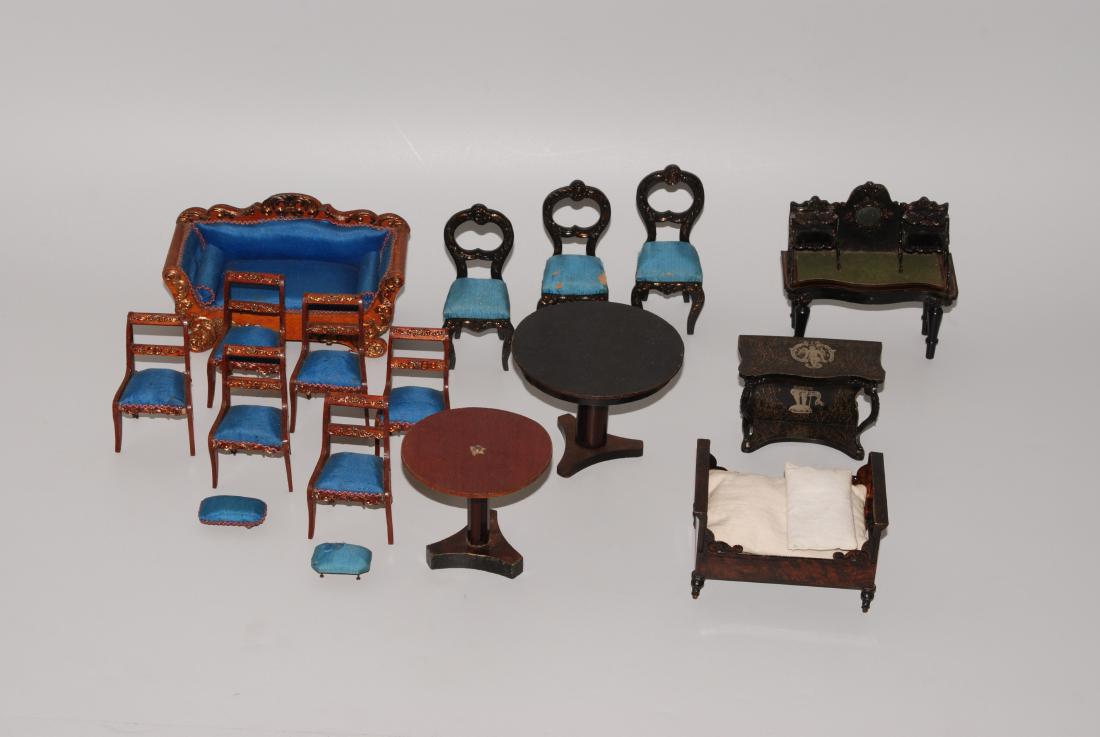 Lot: Puppenstubenmöbel Um 1900. Holz/Metall/Stoff. (1 of 1)