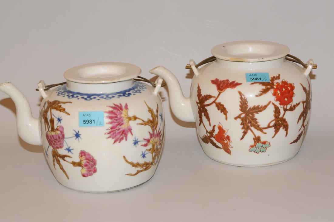 Lot: 2 Teekannen China, 20.Jh. Porzellan. Polychromer (1 of 1)