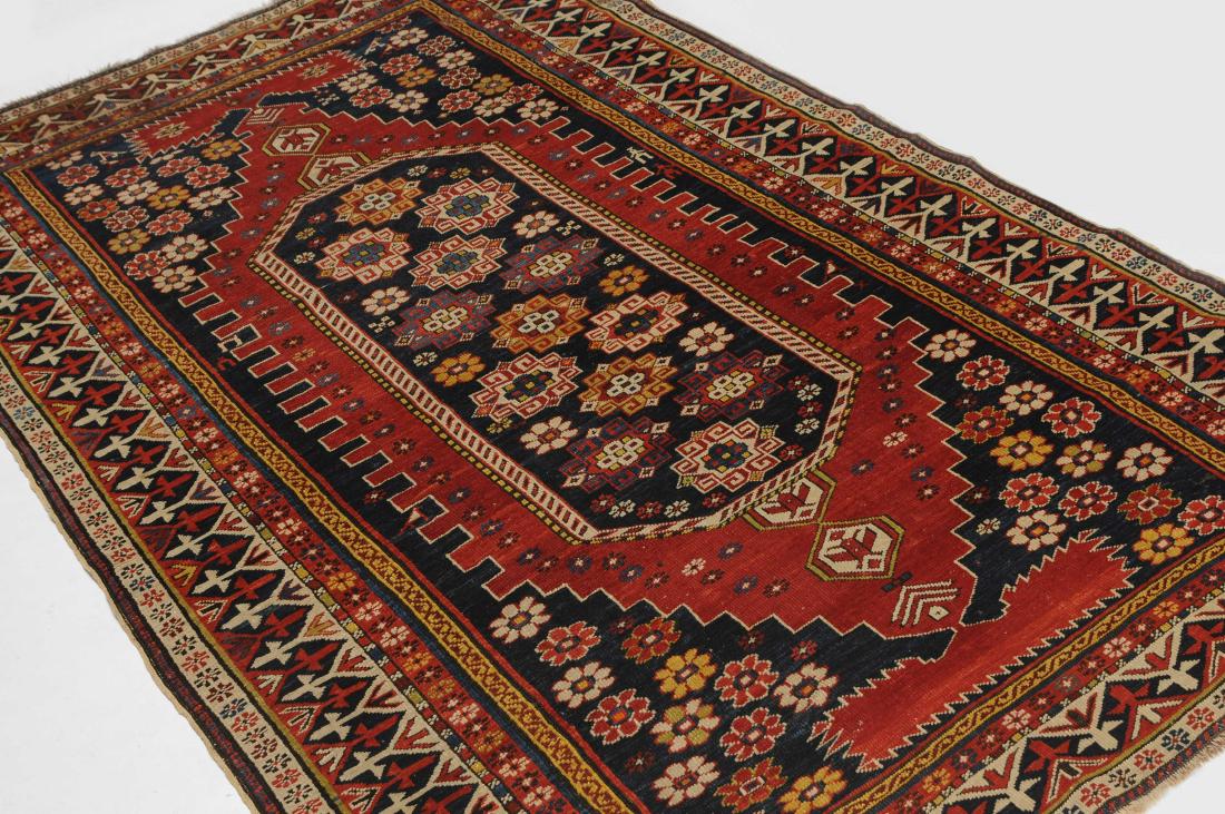 Shirwan Z-Kaukasus, um 1900. Im roten Mittelfeld ruht (1 of 12)