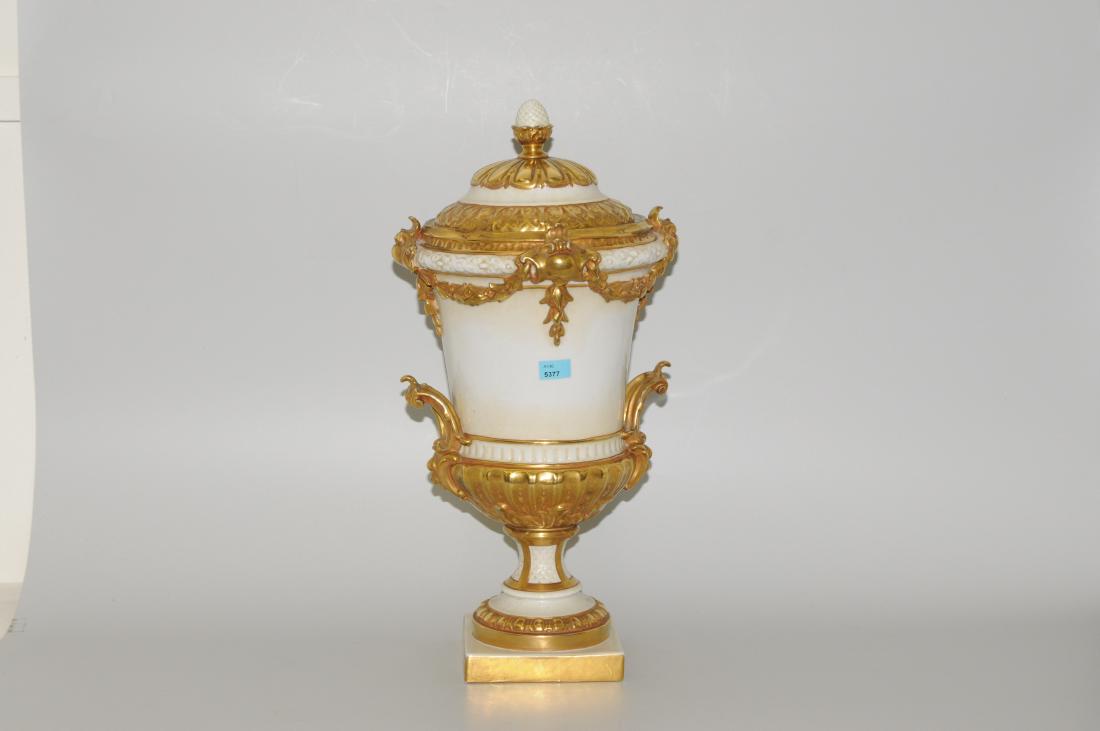 Zierdeckelvase Rudolstadt Volkstedt, Anfang 20.Jh. (1 of 1)