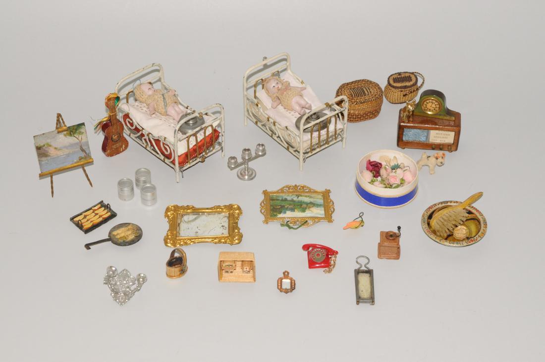 Lot: Puppenstubenmöbel und Zubehör 19./20.Jh. (1 of 1)