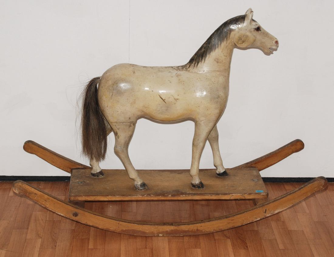 Schaukelpferd Um/Nach 1900. Holz, polychrom bemalt. (1 of 1)