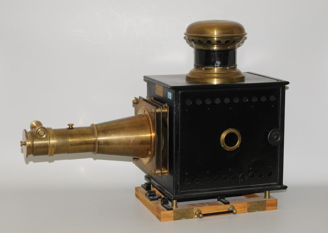 Laterna Magica Paris, um/nach 1900. Bezeichnet: (1 of 2)