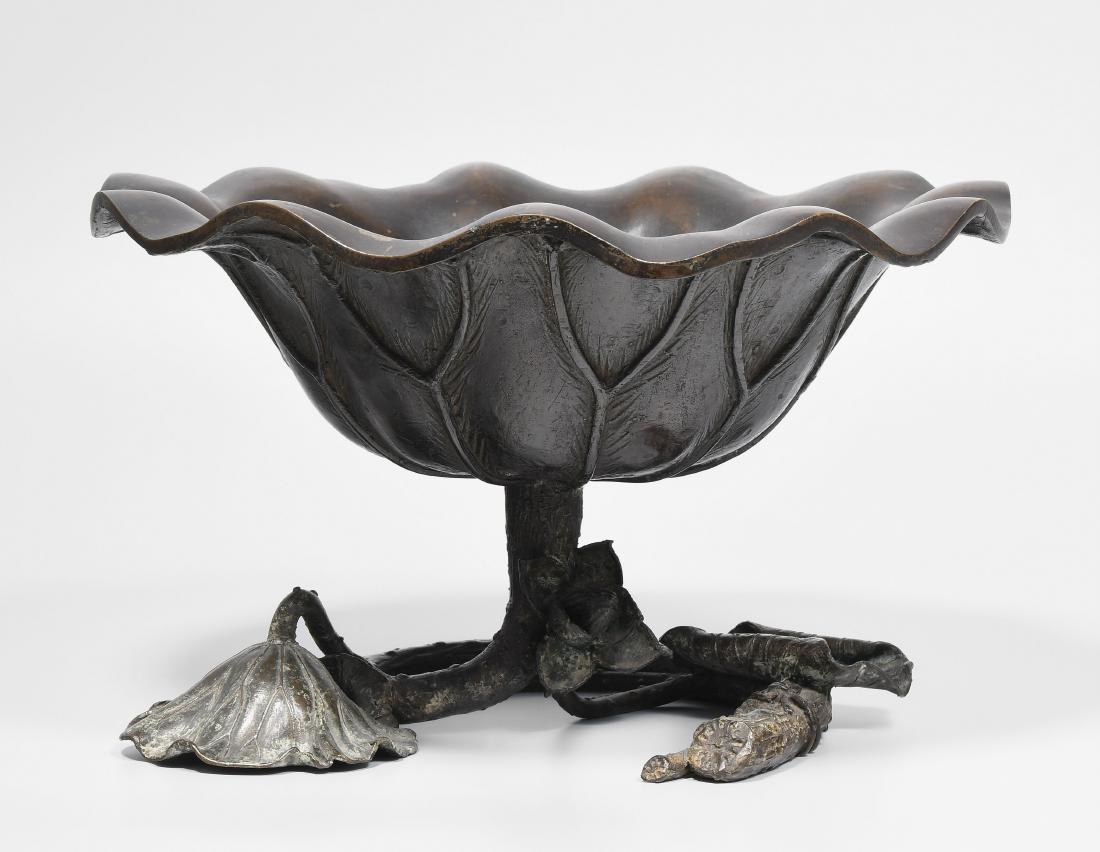Lotusschale Japan, 20.Jh. Bronze. Marke: Hattori Co. (1 of 1)