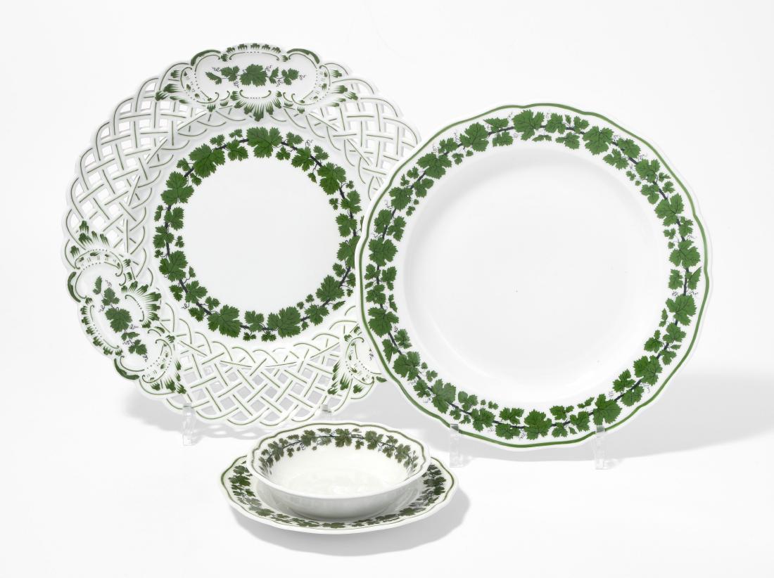 Lot Serviceteile, Meissen 20.Jh. Porzellan, Form "Neuer (1 of 1)