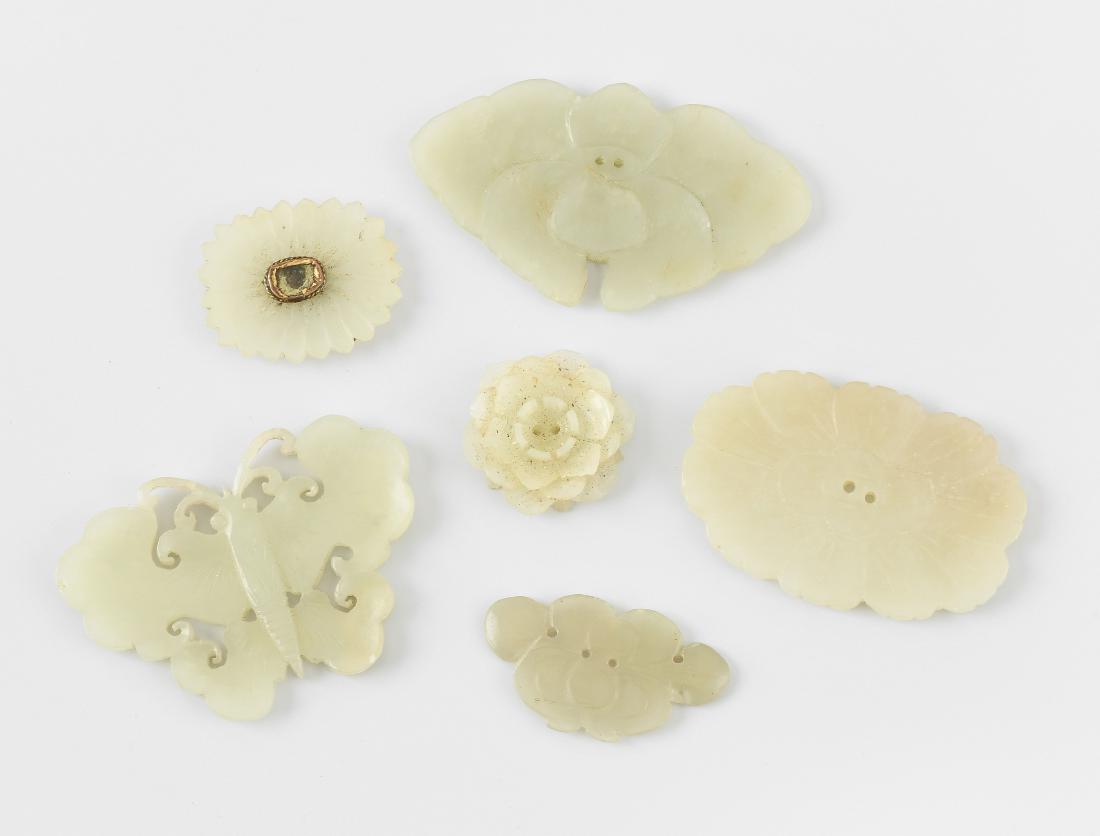 6 Jadeplaketten China, um 1900. Celadonfarbene Jade. (1 of 1)