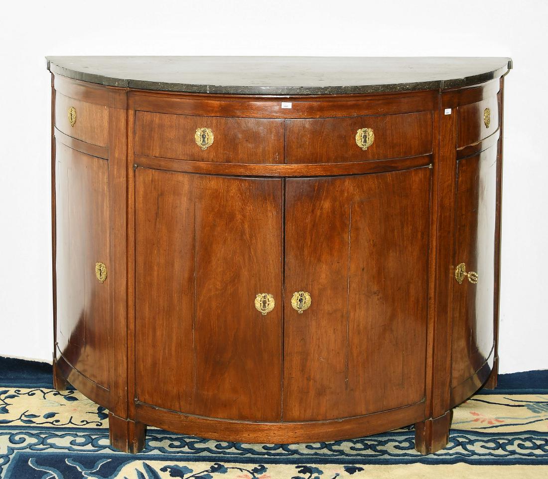 Demi-Lune Kommode Directoire um 1800. Frankreich. (1 of 1)