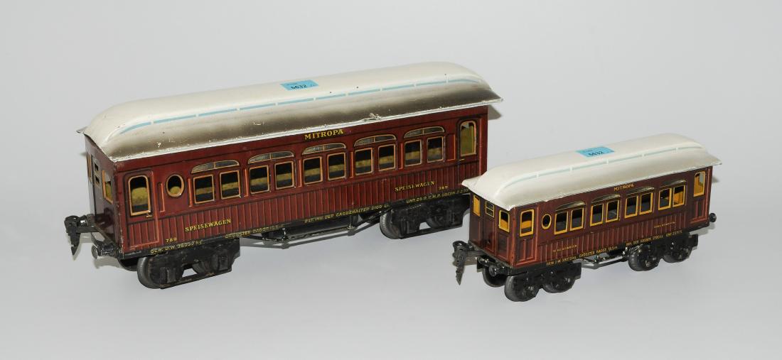 Lot: 2 Märklin-Personenwagen Deutschland, um 1930. (1 of 1)