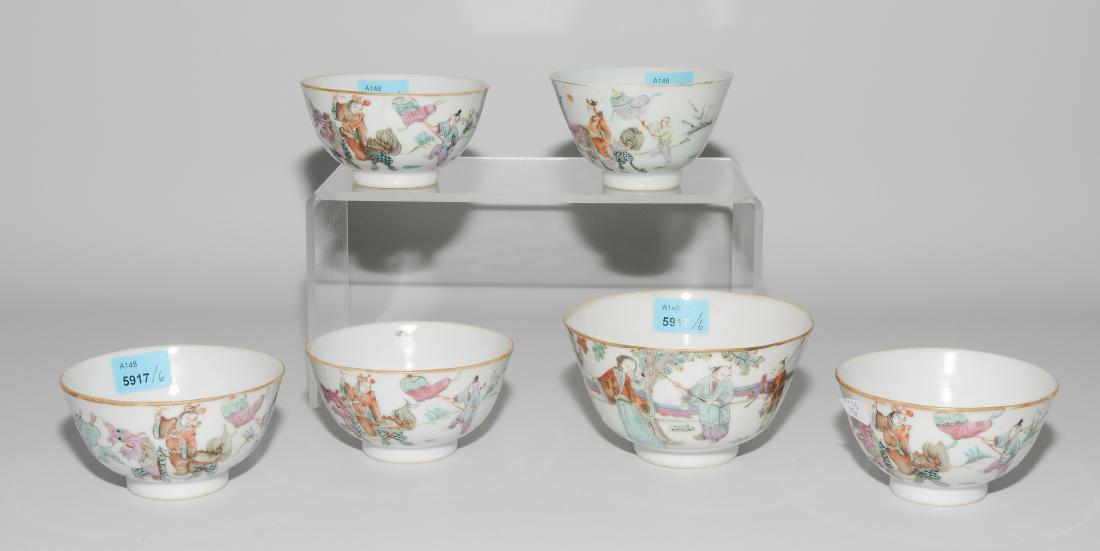 6 Teeschalen China, um 1900. Porzellan. Vier Teeschalen (1 of 1)