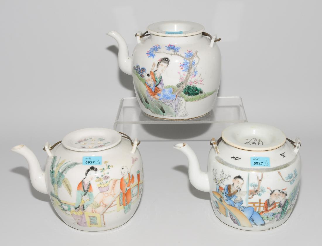 3 Teekannen China, 20.Jh. Porzellan. Polychrome (1 of 1)