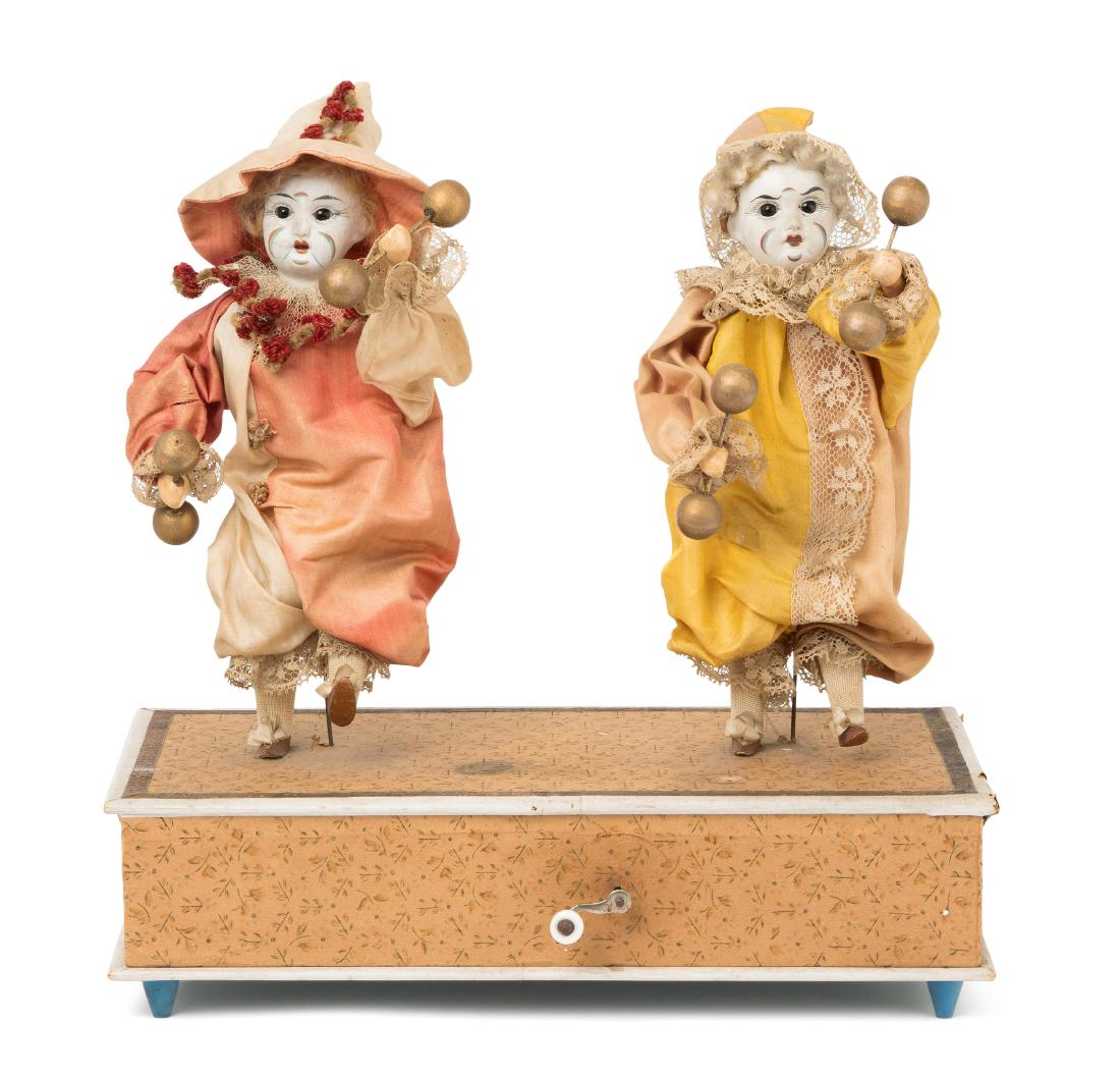 Kurbelautomat "Musizierende Pierrots".  Deutschland, um (1 of 1)