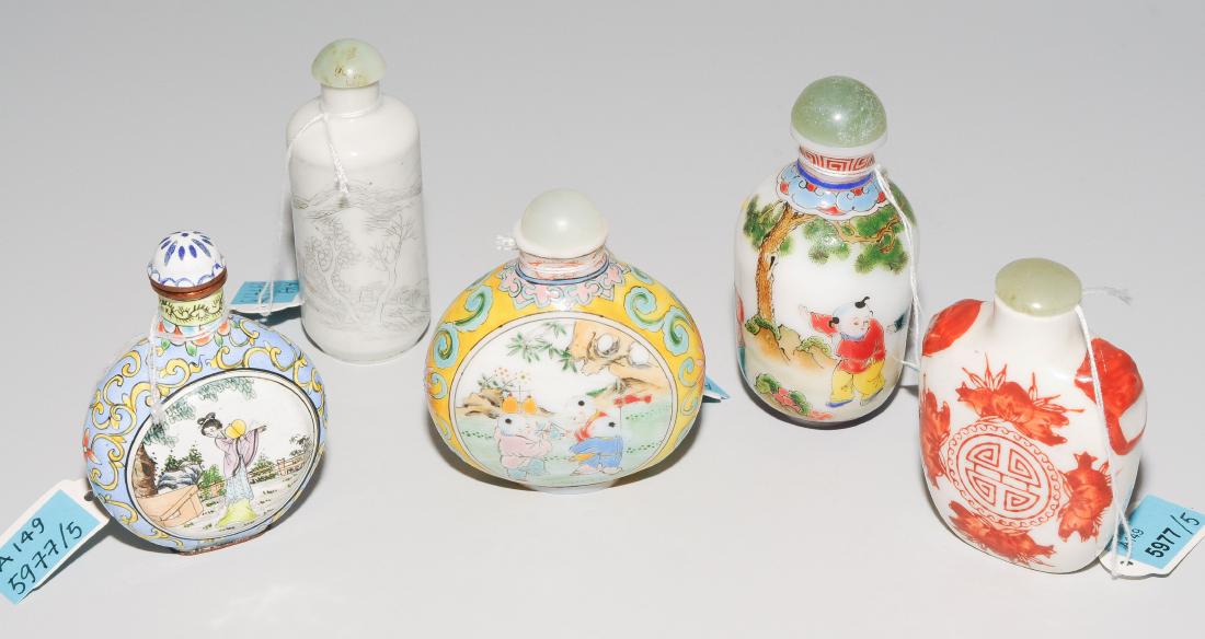 5 Snuffbottles China. Porzellan. Glas. Kanton Email. (1 of 1)