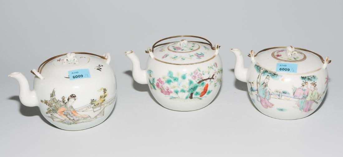 3 Teekannen  China, 20.Jh. Porzellan. Zwei mit (1 of 1)