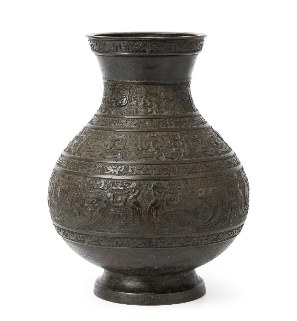 Vase China, Qing-Dynastie. Bronze, brüniert. Bauchige (1 of 8)