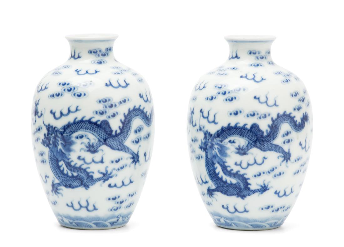 1 Paar Vasen China. Qianlong-Marke. Porzellan. (1 of 7)