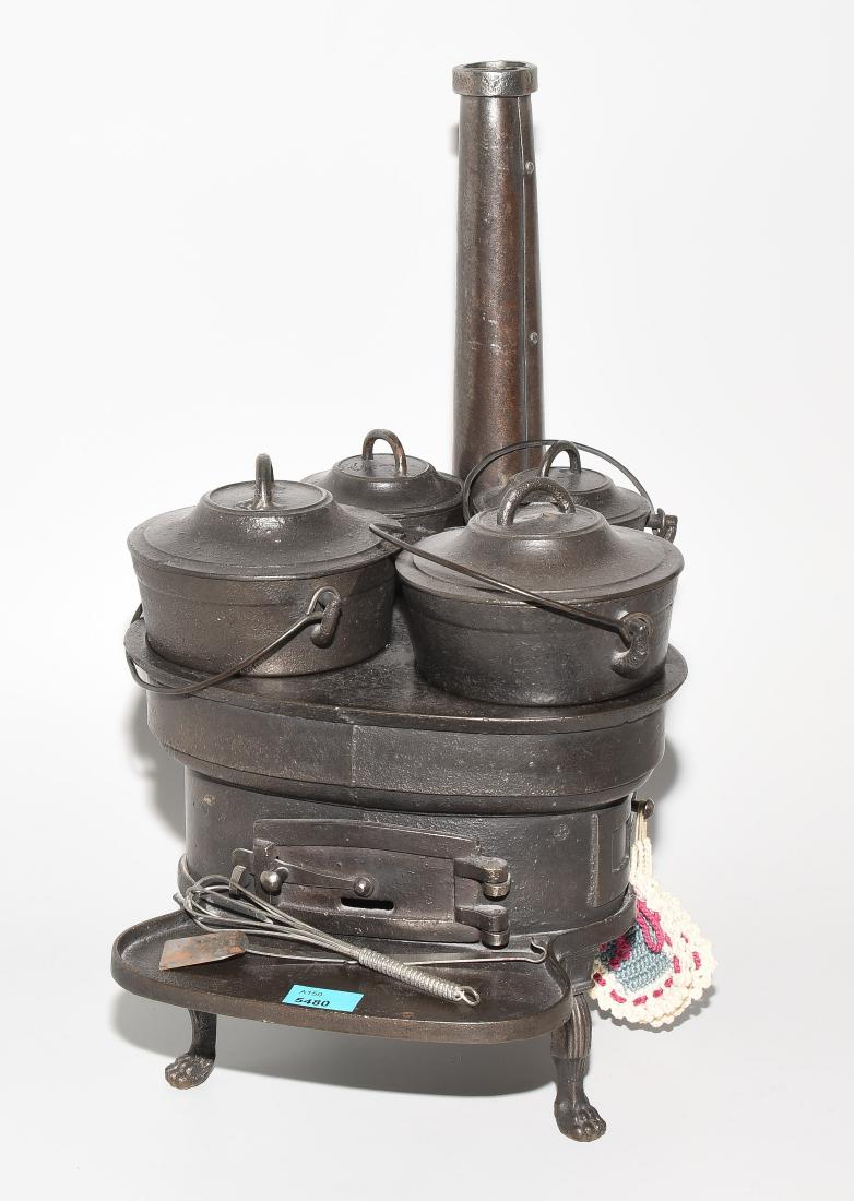 Kinderkochherd Wohl Frankreich, um 1900. Gusseisen, (1 of 1)