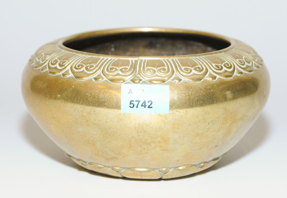 Räucherschale China. Bronze. Bauchige Schale mit (1 of 1)
