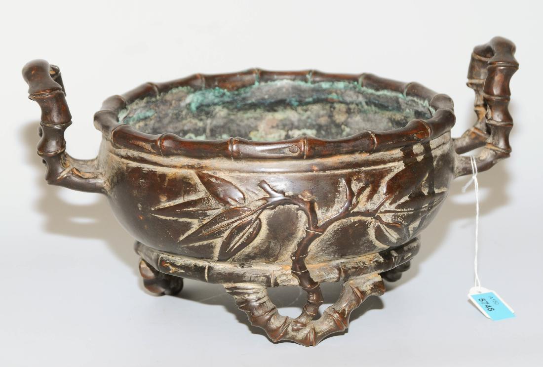 Räucherschale China. Bronze. Schale auf drei Füssen mit (1 of 1)