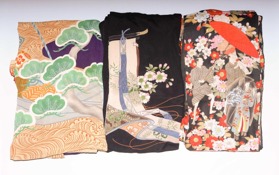Lot: 3 Kimono Japan, 20.Jh. Schwarze Seide: Darstellung (1 of 1)