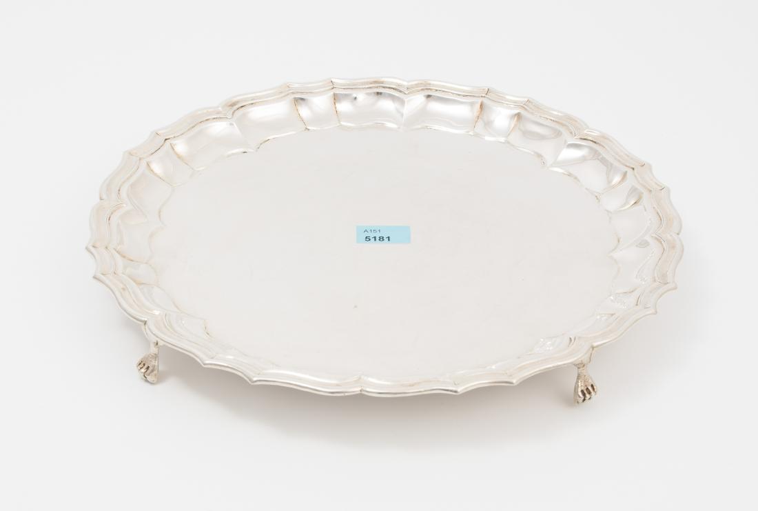 Salver Spanien, 20.Jh. Silber. Rundform auf Tierfüssen (1 of 1)
