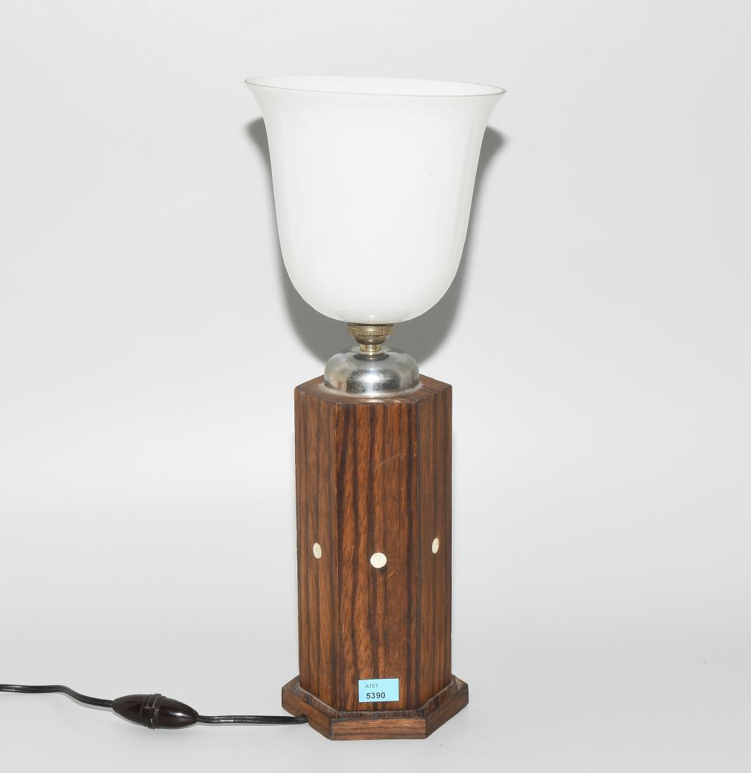 Tischlampe Art Déco. Holz/Metall. Auf dem Boden (1 of 1)