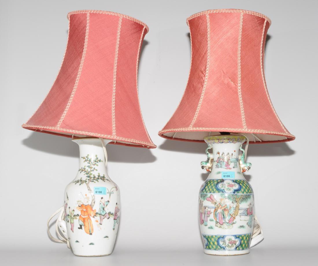 1 Paar Vasen als Lampen China, um 1900. Porzellan. (1 of 1)