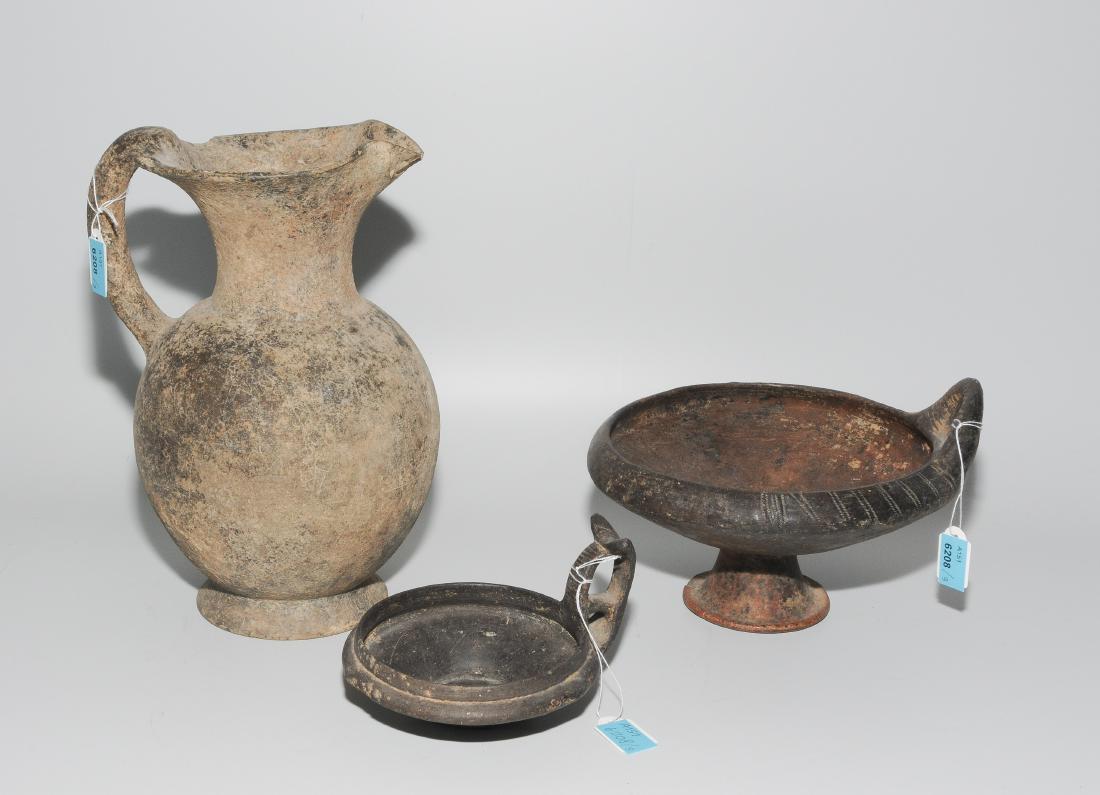 Lot: 2 Schalen und 1 Oinochoe Villanova-Kultur, (1 of 1)