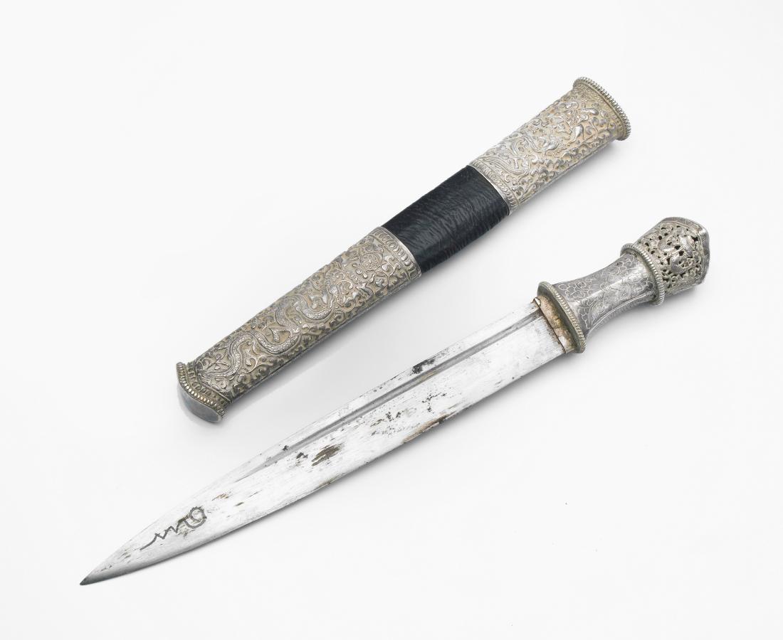 Dolch (dozum) (1 of 1)