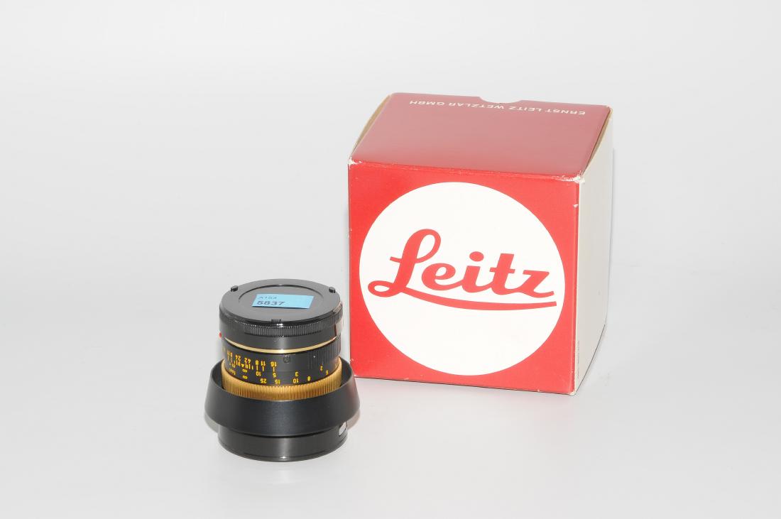 Objektiv "Leica Summilux-M": Deutschland, 1977. LEITZ WETZLAR, SUMMILUX-M 1:1.4/50, Nr.2848135. Originalkarton. L 7 cm. - Neuwertiger Zustand, originalverpackt. Funktion nicht geprüft.