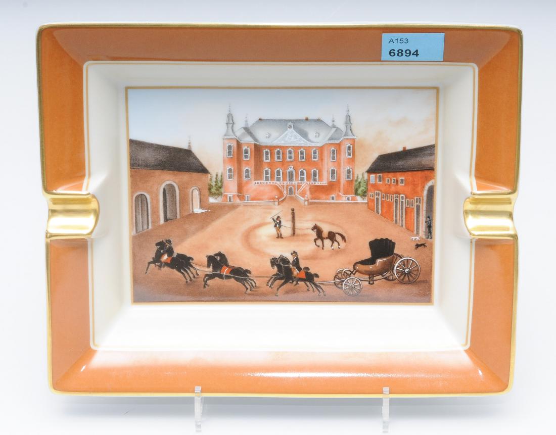 Hermès, Aschenbecher "Château": Porzellan. 19,5x16x4 cm. Gebrauchsspuren, sonst guter Zustand.