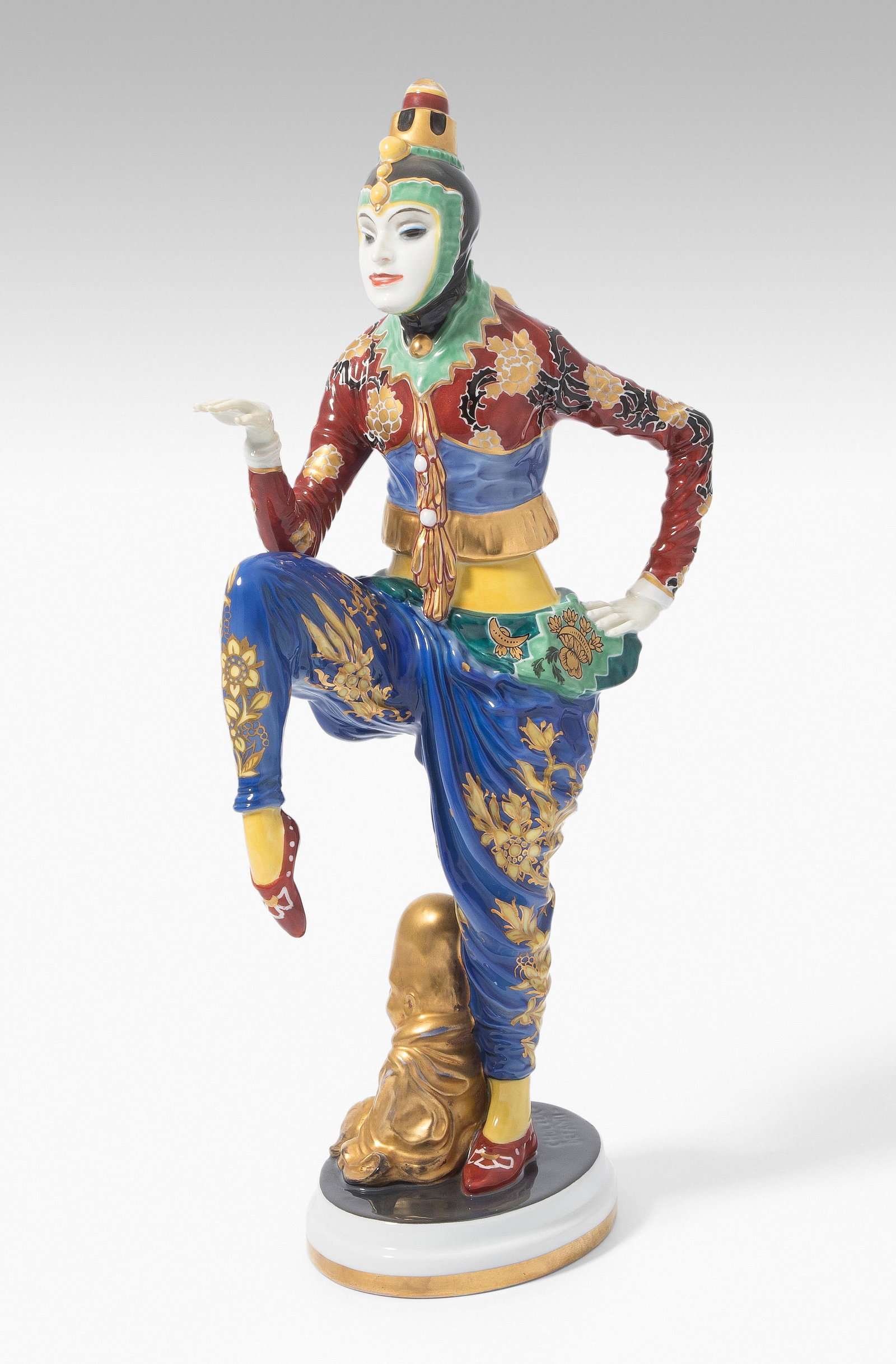 Rosenthal: Figur: "Koreanischer Tanz" (Anita Berber). Entwurf Constantin Holzer-Defanti 1919, Ausführung 1924. Porzellan, Aufglasurbemalung mit Gold. Bezeichnet: Grüner Firmenstempel, K 566, Schönenberg (Male