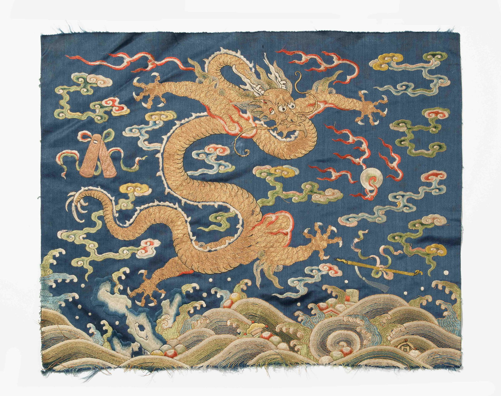 Gewandfragment (1 of 1)