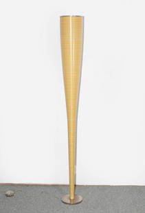 Marc Sadler, Stehleuchte "Mite Terra Giallo": Entwurf von 2000 fÃ¼r Foscarini, Italien. Fiberglas/Metall. Mit Herstelleretikett. H 186,5 cm.- Leichte Alters- und Gebrauchsspuren.