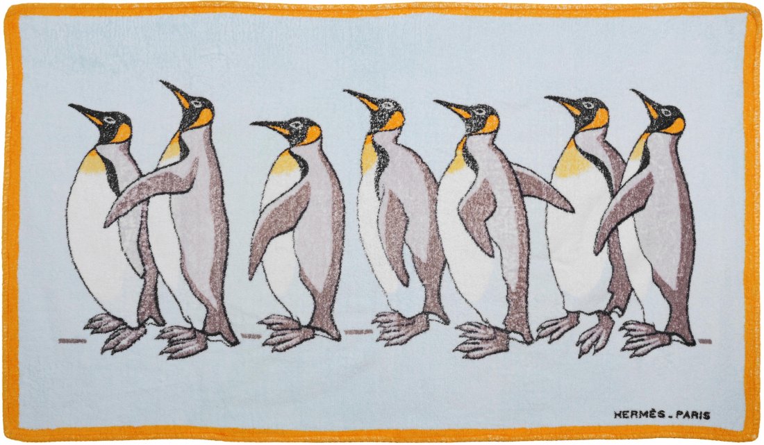 HermÃ¨s, Badetuch Darstellung von Pinguinen, orange: HermÃ¨s, Badetuch Darstellung von Pinguinen, orange umrahmt. Ca. 88x150. Guter Zustand.