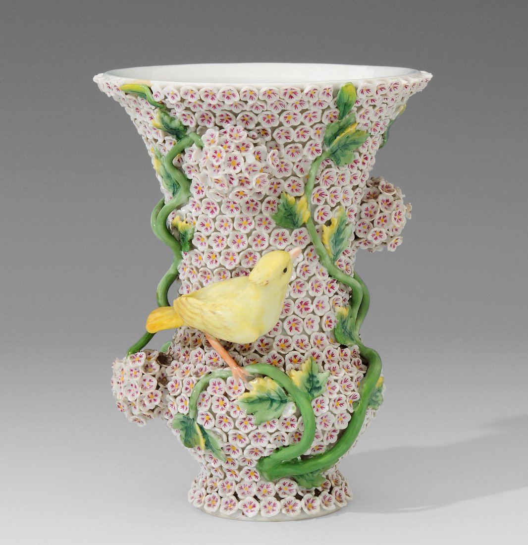*Schneeballvase, Meissen, Ende 19.Jh. Porzellan, belegt (1 of 1)