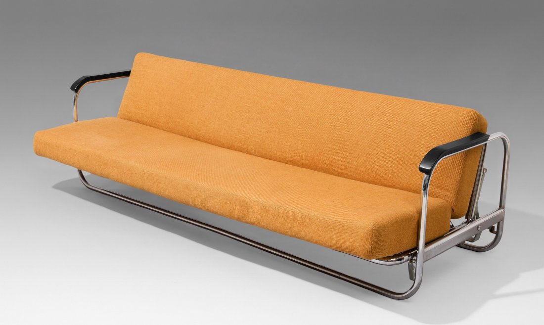 Aalto, Alvar (1898–1976) Bettsofa Modell 63. Entwurf: Aalto, Alvar (1898–1976) Bettsofa Modell 63. Entwurf 1930. Klappbar. Klappmechanismus fehlt auf der rechten Seite, zu ersetzen. Gestell aus Stahlrohr. Sitz und Lehne mit abnehmbarem Polster. Stoffbe