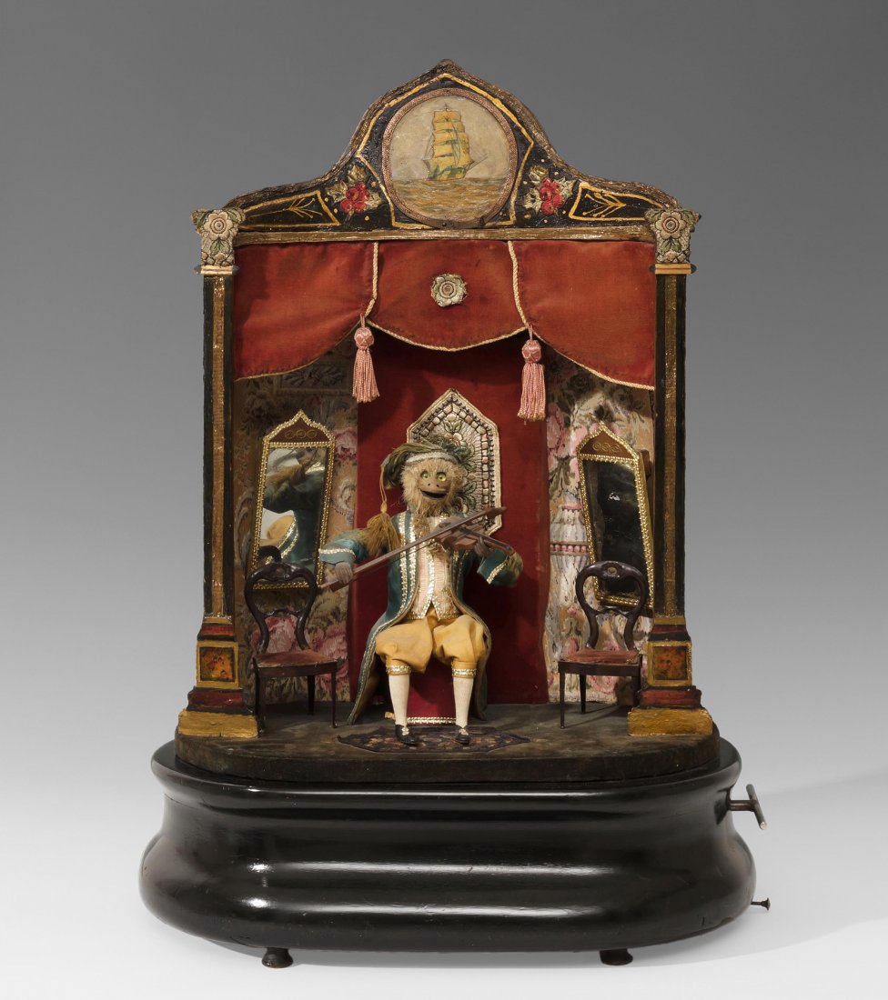 Automat "Geige spielender Affe" Frankreich, Jean: Automat "Geige spielender Affe" Frankreich, Jean Phalibois, um 1875. Als Salon mit Spiegeln, Vorhängen und Möbeln gestalteter Aufbau. Im Zentrum sitzt ein bekleideter Affe mit Violine. Mechanik und